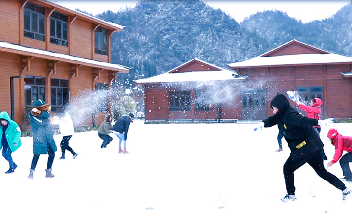 坪坝营景区开启“娱雪”狂欢！快来快来