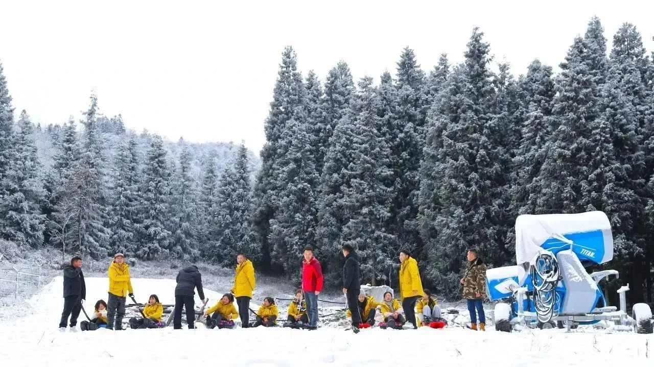 一起过long年 去坪坝营嬉雪